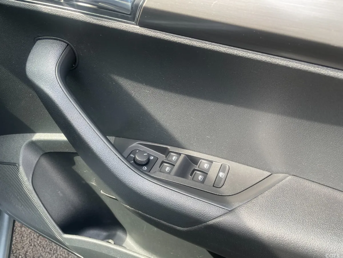 Skoda Karoq SUV, Diesel, 2020, Grey