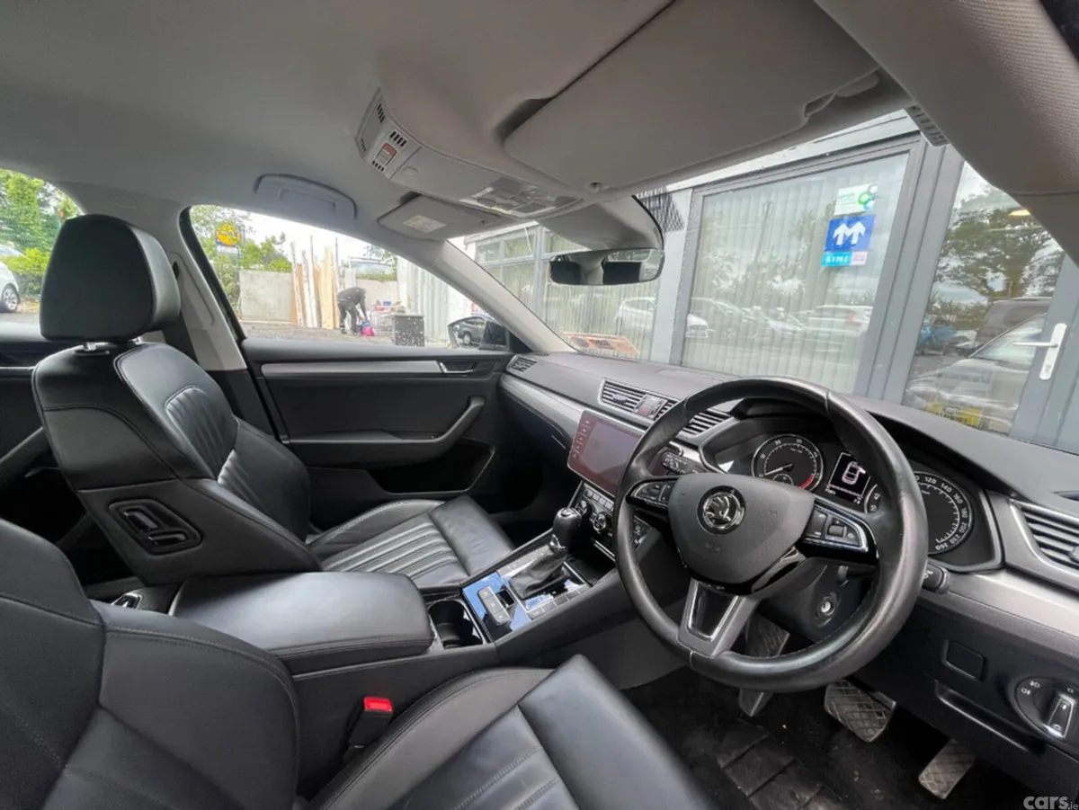 Skoda Superb Hatchback, Diesel, 2019, Black