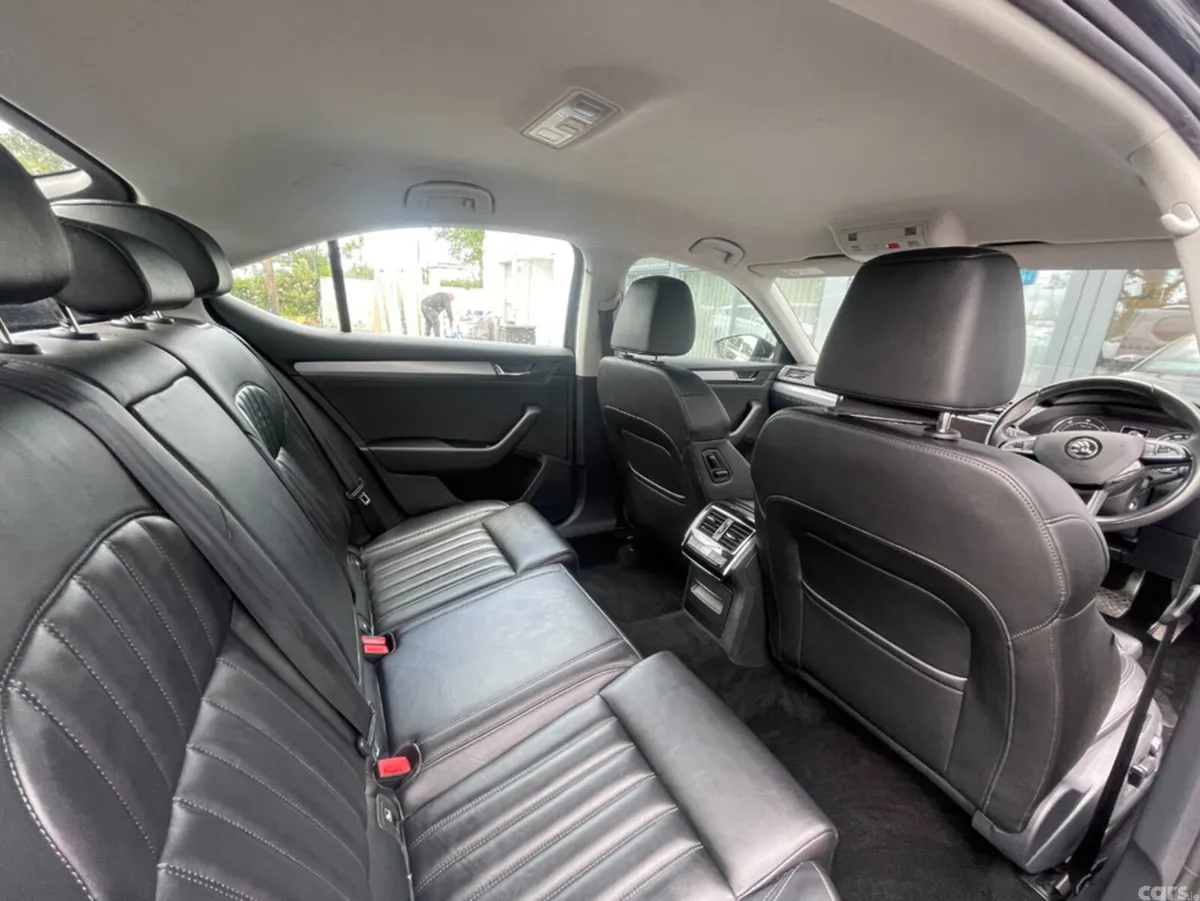 Skoda Superb Hatchback, Diesel, 2019, Black