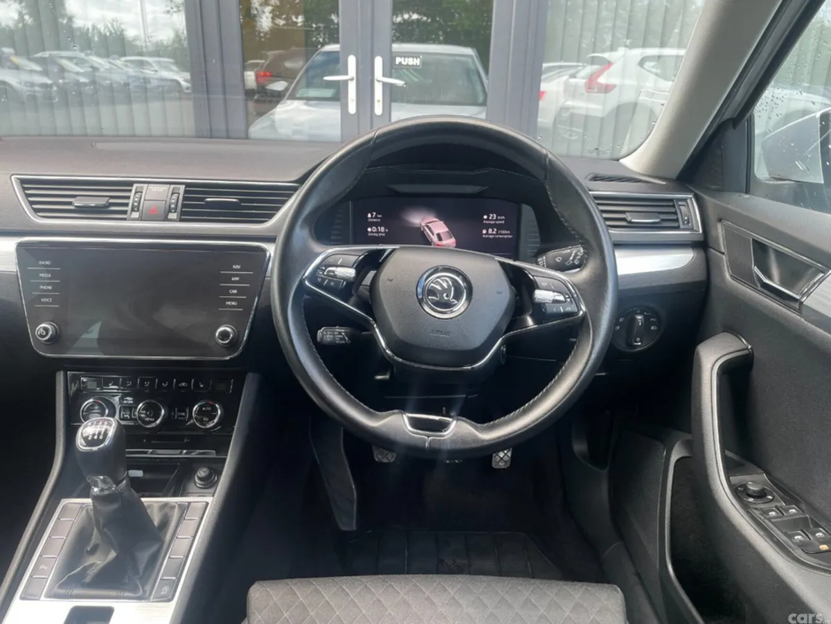 Skoda Superb Hatchback, Diesel, 2023, Grey
