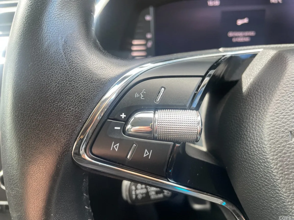 Skoda Superb Hatchback, Diesel, 2023, Grey