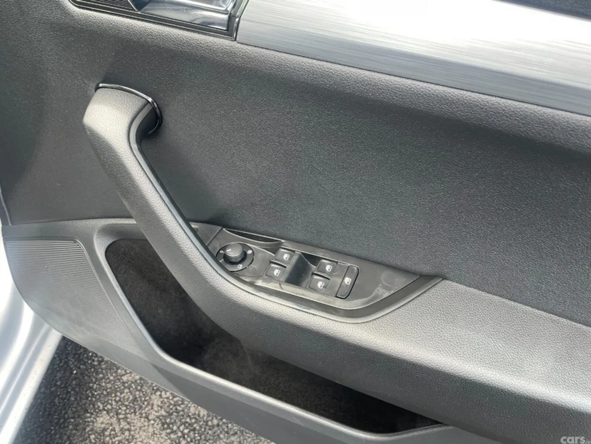 Skoda Superb Hatchback, Diesel, 2023, Grey