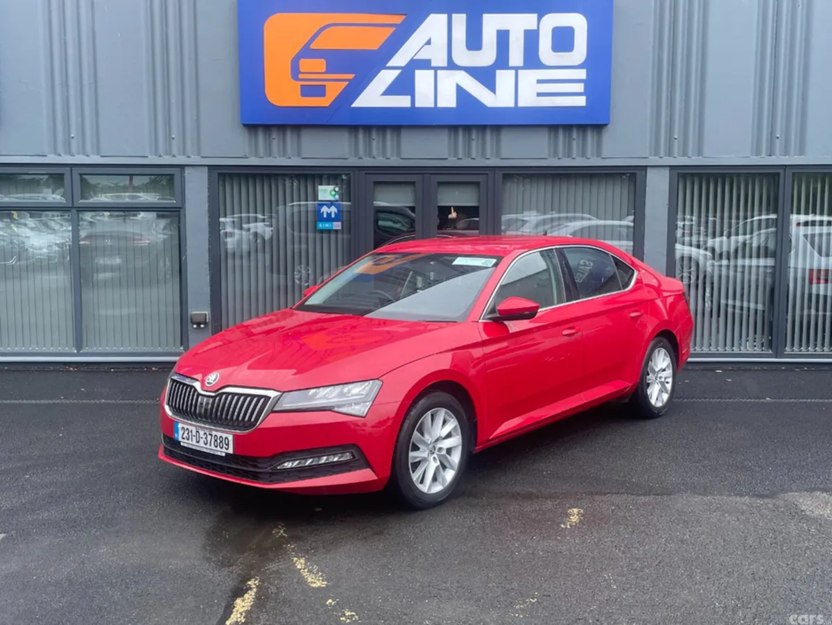 Skoda Superb Hatchback, Diesel, 2023, Red