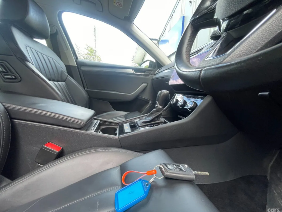 Skoda Superb Hatchback, Diesel, 2019, Black