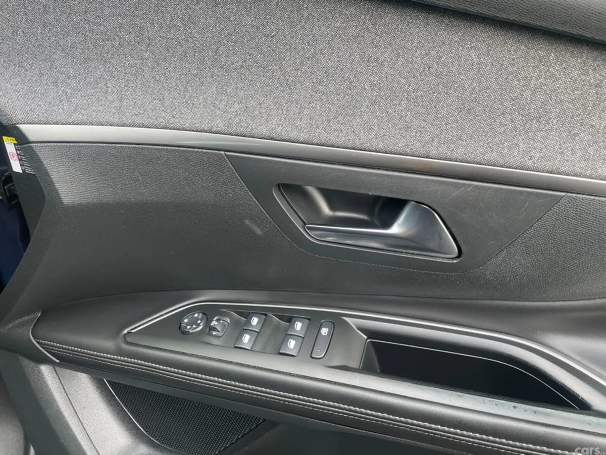 Peugeot 5008 MPV, Diesel, 2018, Blue
