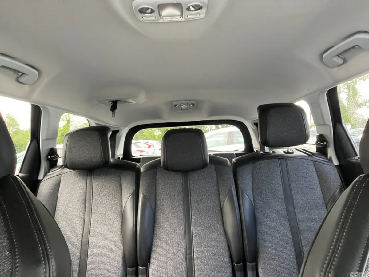Peugeot 5008 MPV, Diesel, 2018, Blue
