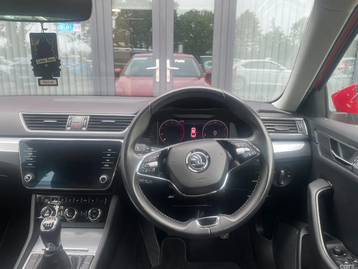 Skoda Superb Hatchback, Diesel, 2023, Red