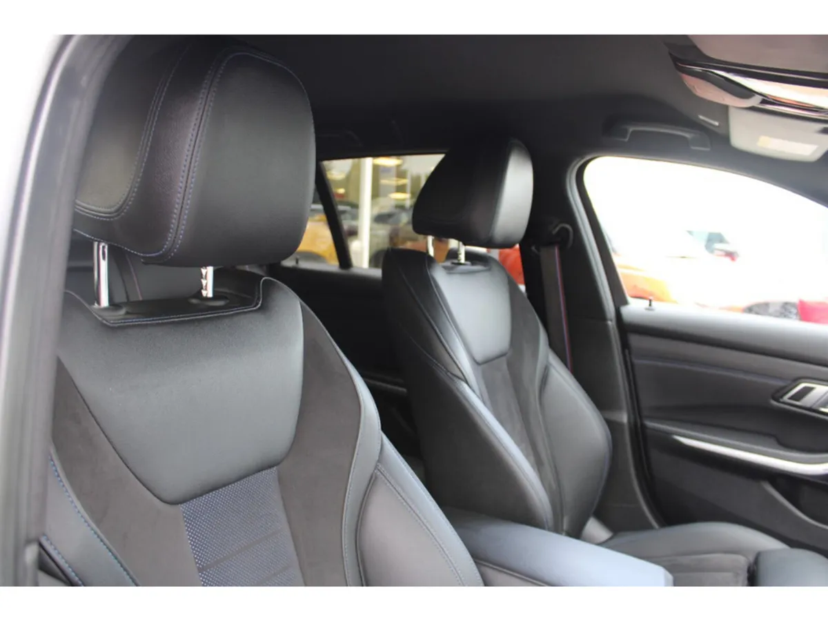 BMW 3-Series Estate, Petrol Plug-in Hybrid, 2022, Grey