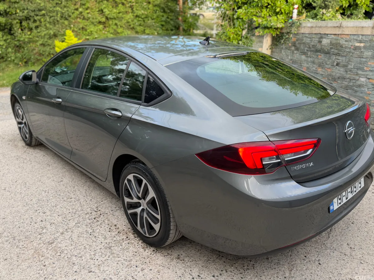 Opel Insignia Hatchback, Diesel, 2019, Grey