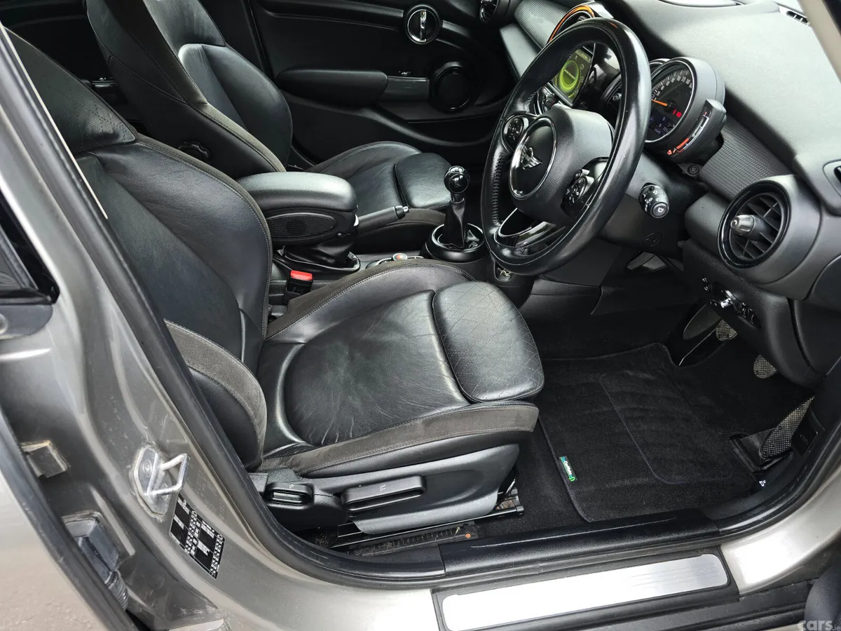 Mini Cooper Hatchback, Diesel, 2018, Grey