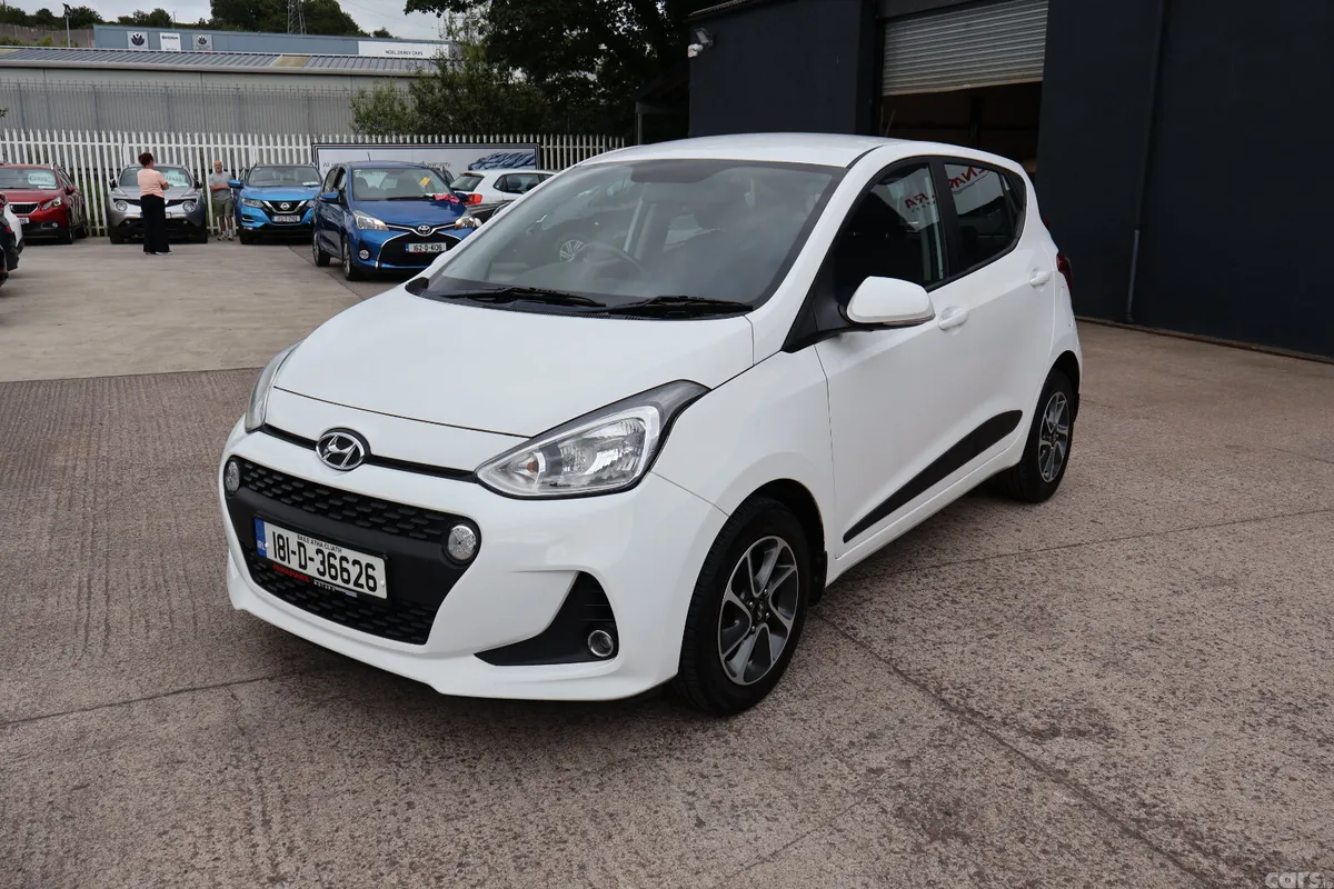 Hyundai i10 Hatchback, Petrol, 2018, White