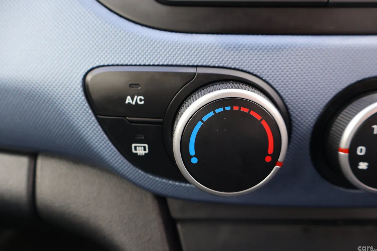 Hyundai i10 Hatchback, Petrol, 2018, White