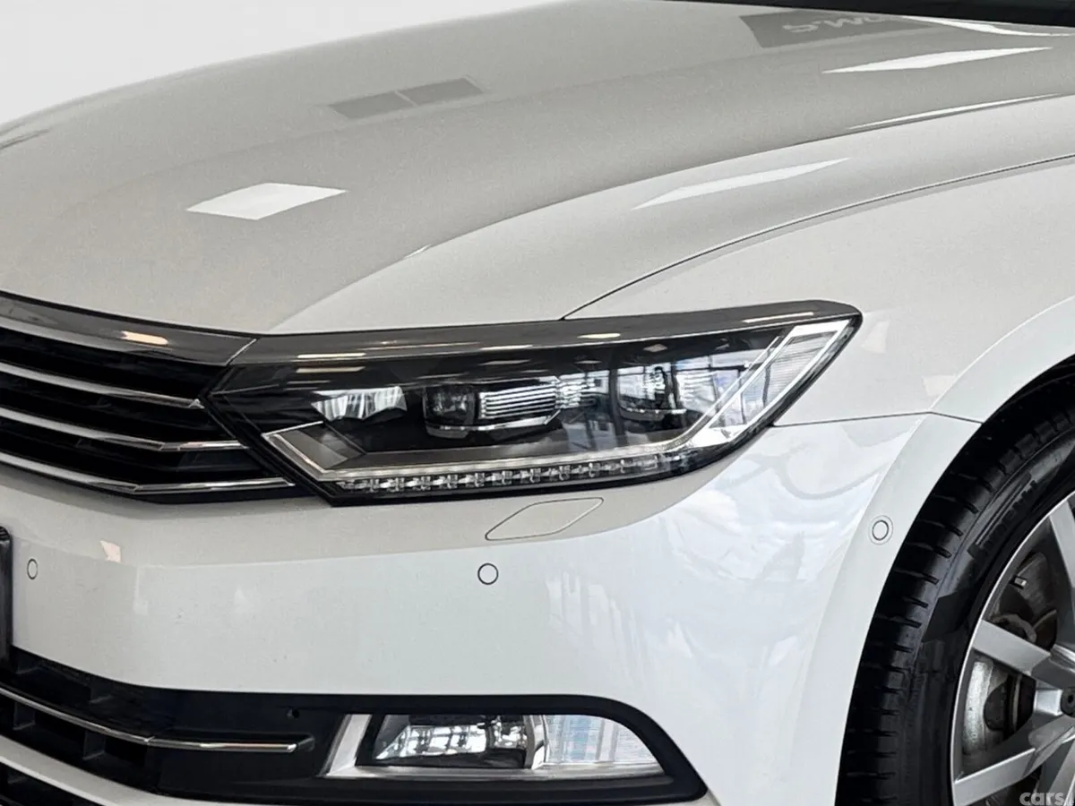 Volkswagen Passat Estate, Diesel, 2019, White