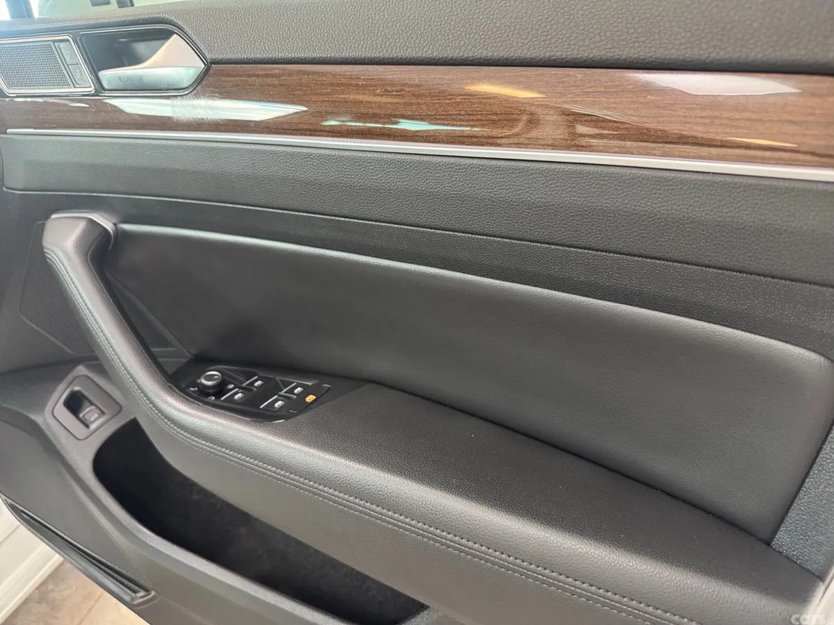 Volkswagen Passat Estate, Diesel, 2019, White