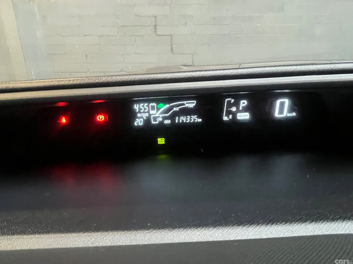 Toyota Aqua Hatchback, Petrol Hybrid, 2017, White
