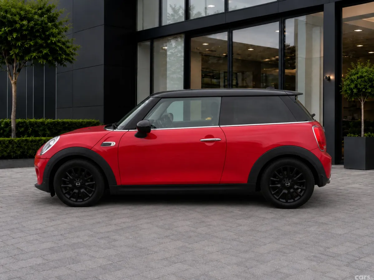 Mini Cooper Hatchback, Diesel, 2019, Red