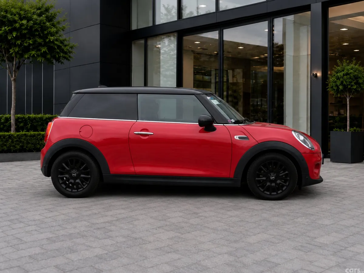 Mini Cooper Hatchback, Diesel, 2019, Red