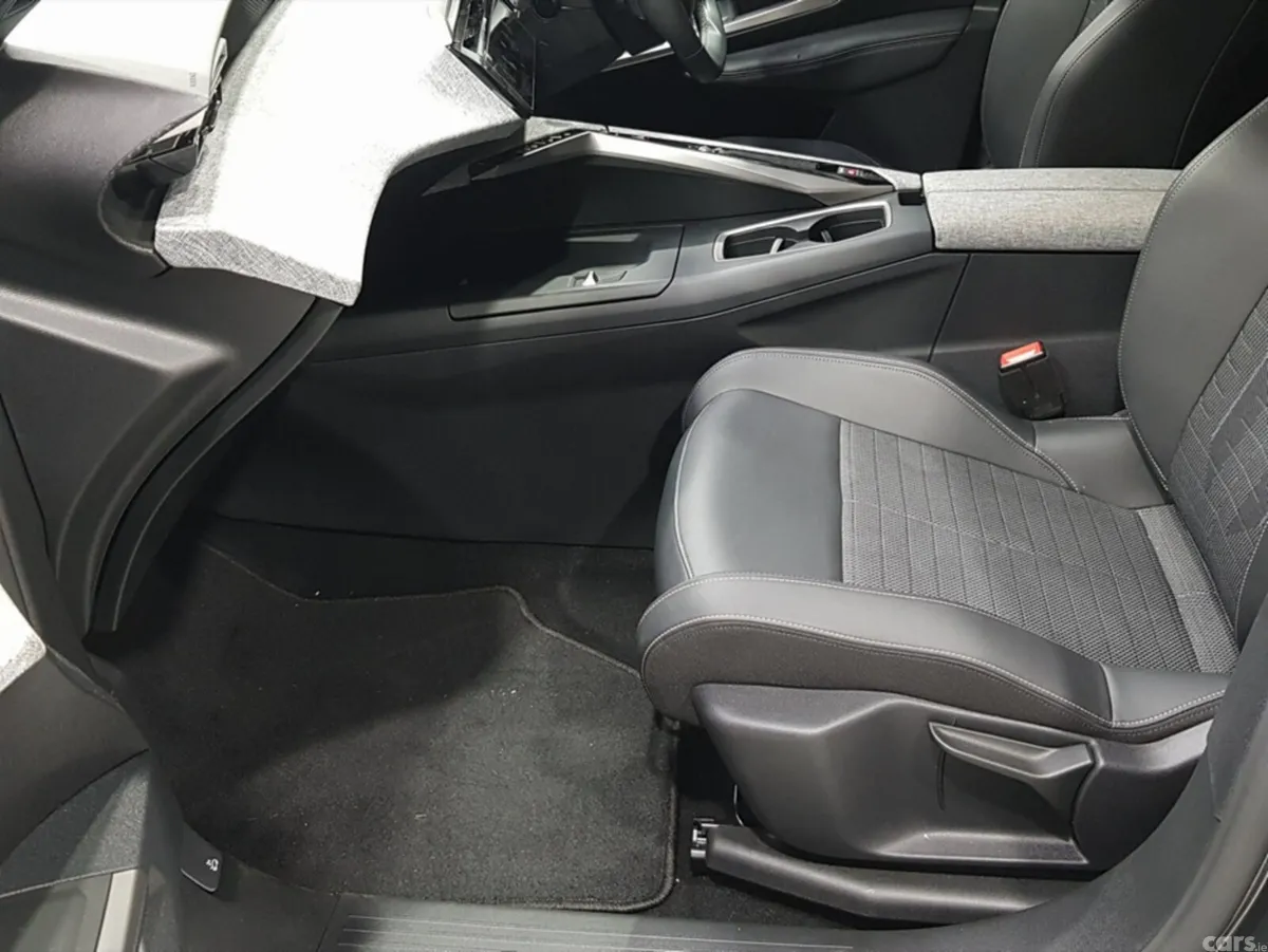 Peugeot 3008 MPV, Electric, 2024, Grey