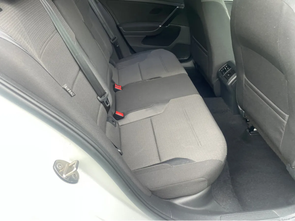 Volkswagen Golf Hatchback, Petrol, 2015, White