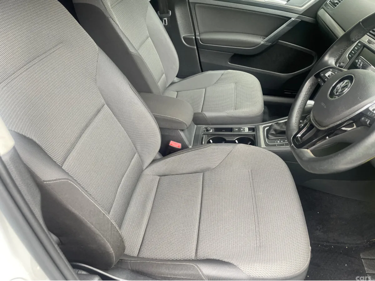 Volkswagen Golf Hatchback, Petrol, 2015, White