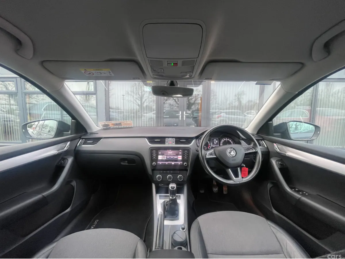 Skoda Octavia Hatchback, Diesel, 2019, Grey