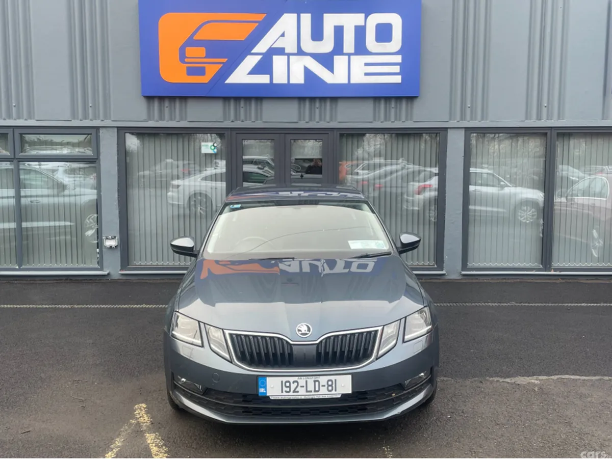 Skoda Octavia Hatchback, Diesel, 2019, Grey