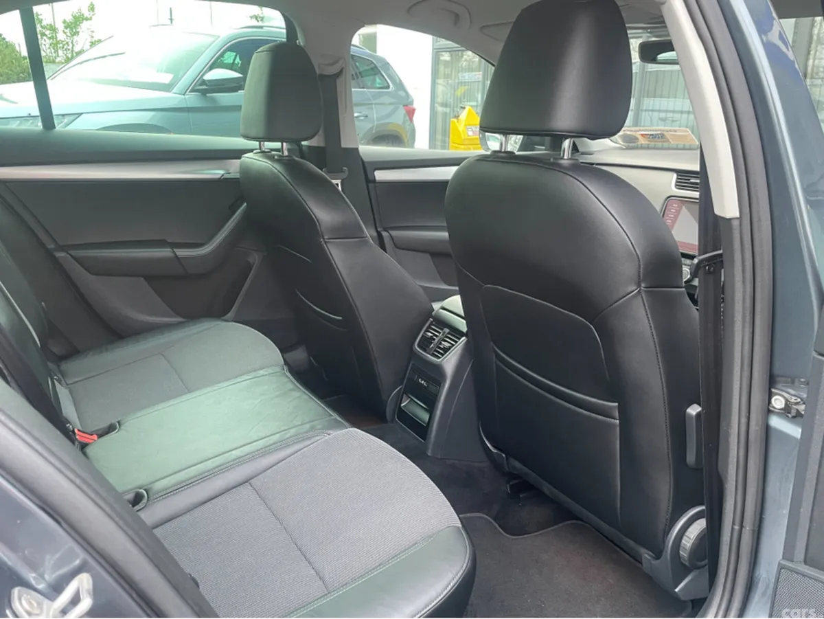 Skoda Octavia Hatchback, Diesel, 2019, Grey