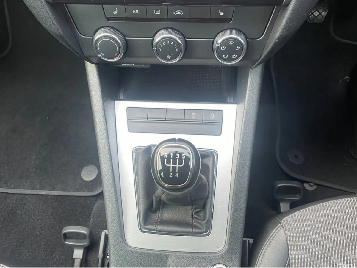 Skoda Octavia Hatchback, Diesel, 2019, Grey