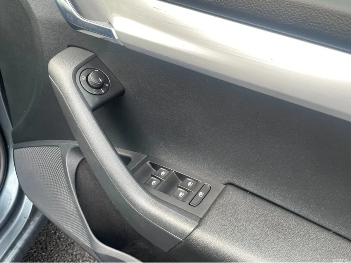 Skoda Octavia Hatchback, Diesel, 2019, Grey