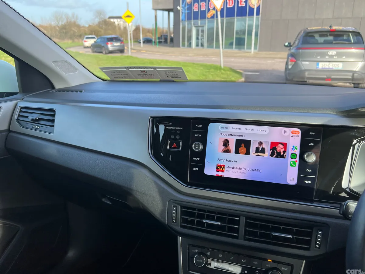 Volkswagen Polo Hatchback, Petrol, 2019, White