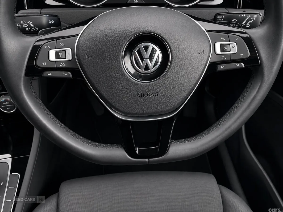 Volkswagen Golf , Petrol, 2014, Blue