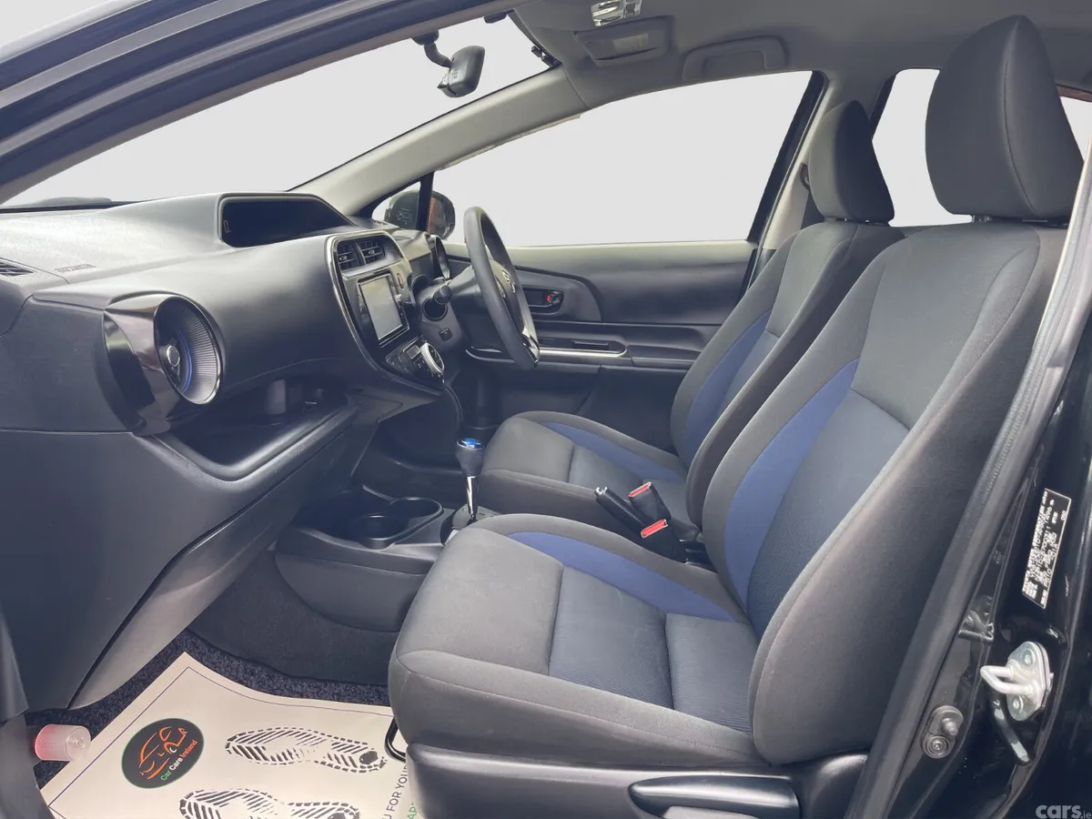 Toyota Aqua Hatchback, Petrol Hybrid, 2018, Black