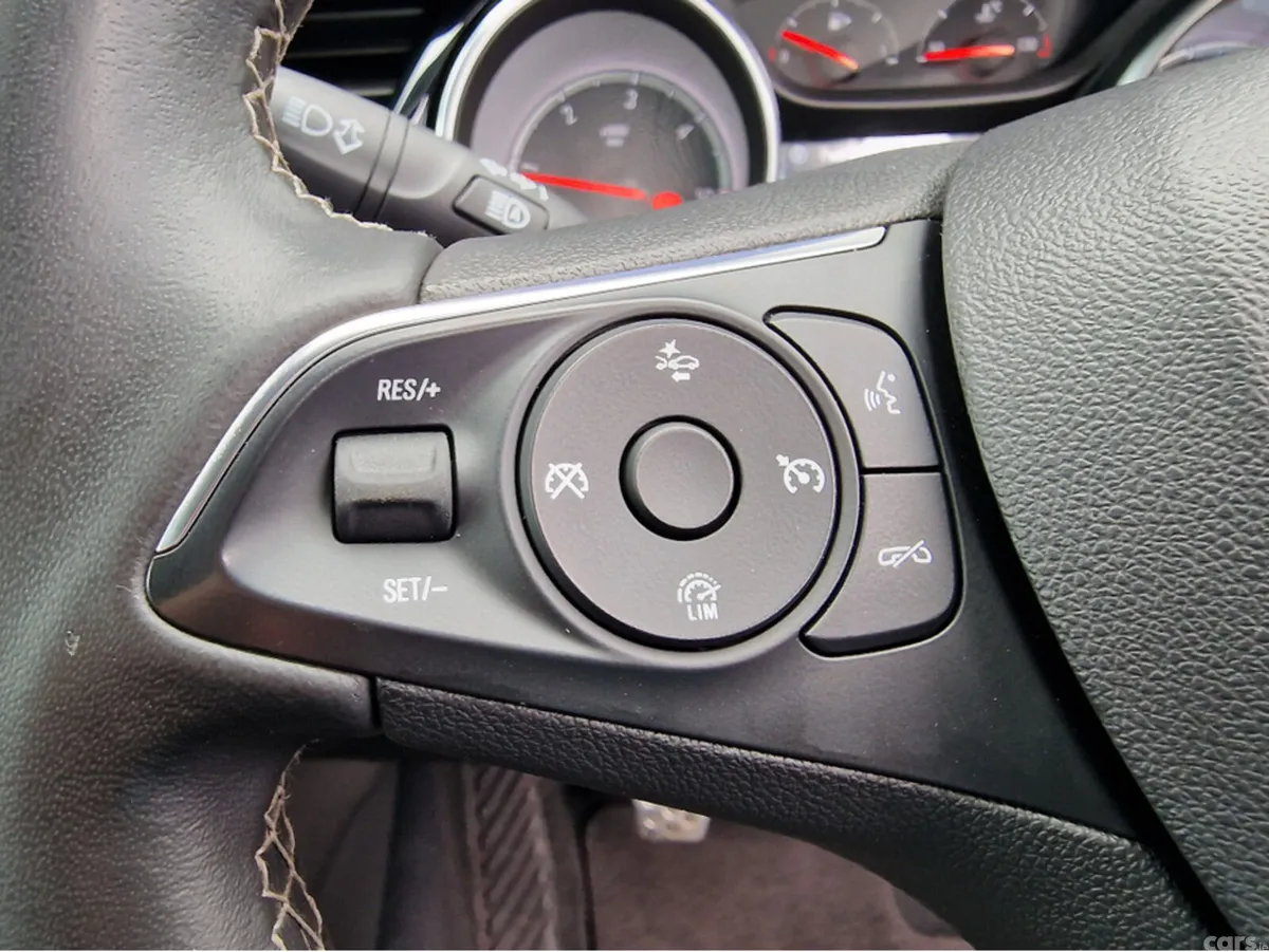 Opel Insignia Hatchback, Diesel, 2018, Black