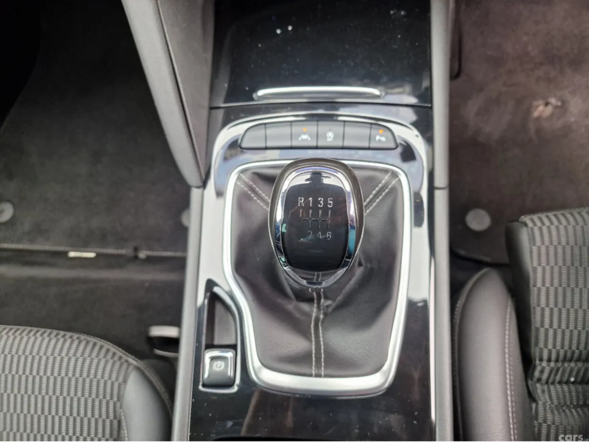Opel Insignia Hatchback, Diesel, 2018, Black