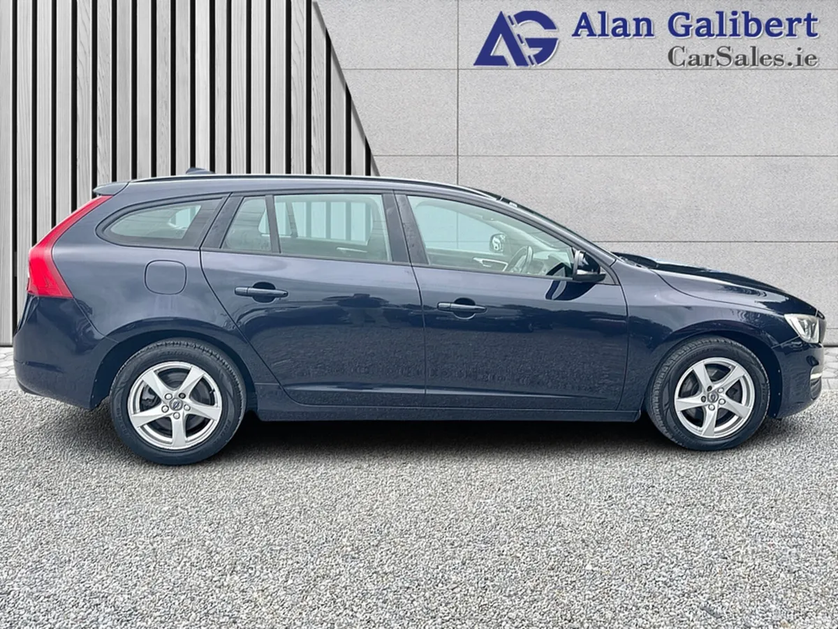 Volvo V60 Estate, Diesel, 2017, Blue