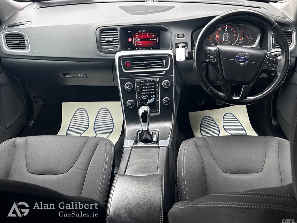 Volvo V60 Estate, Diesel, 2017, Blue