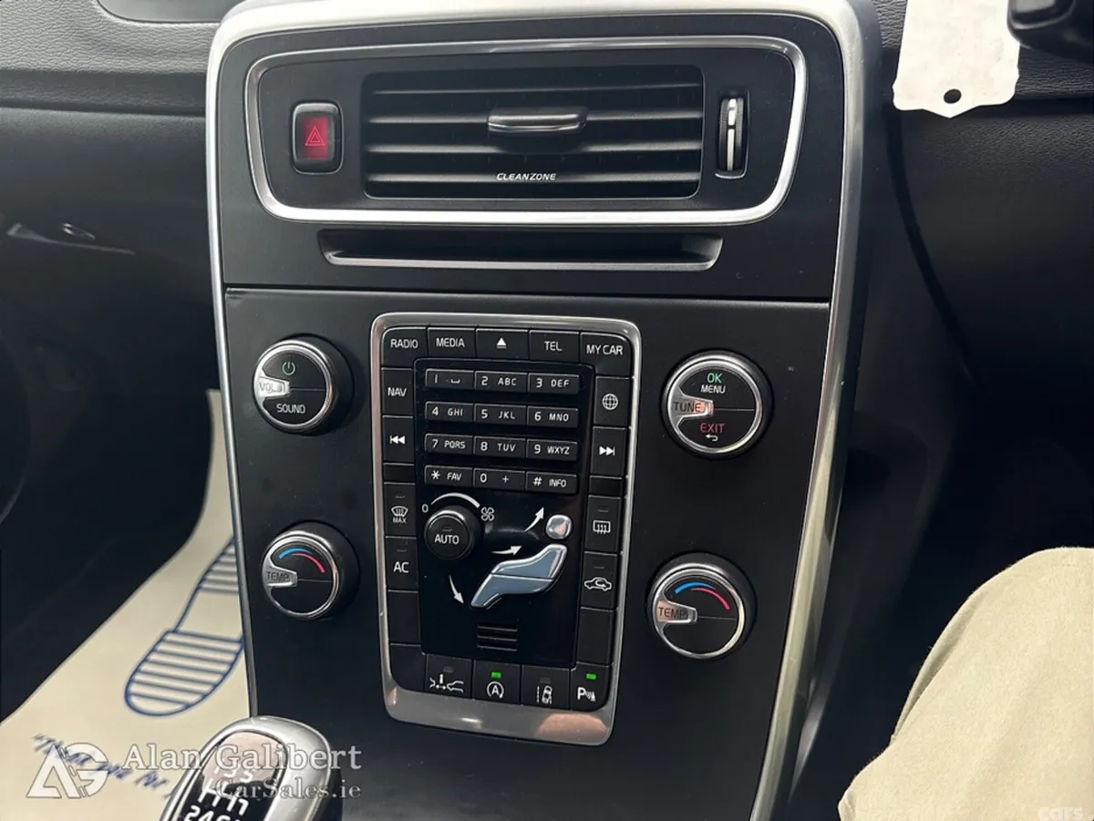 Volvo V60 Estate, Diesel, 2017, Blue