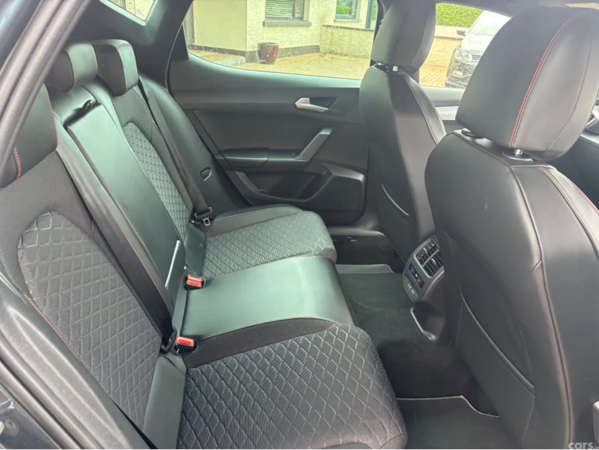 SEAT Leon Hatchback, Diesel, 2020, Grey