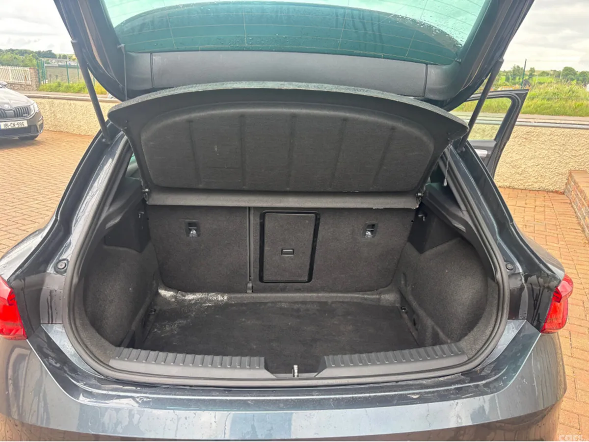 SEAT Leon Hatchback, Diesel, 2020, Grey