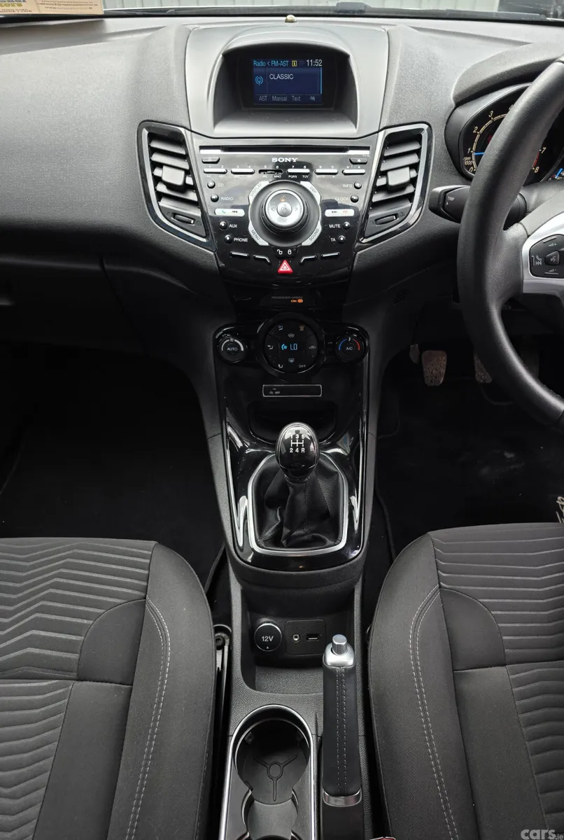 Ford Fiesta Hatchback, Petrol, 2014, Silver