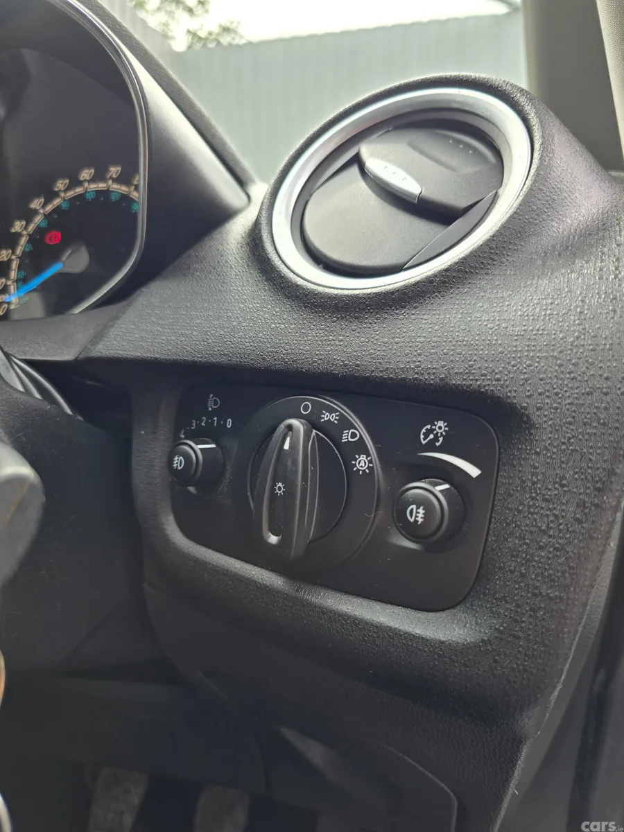 Ford Fiesta Hatchback, Petrol, 2014, Silver