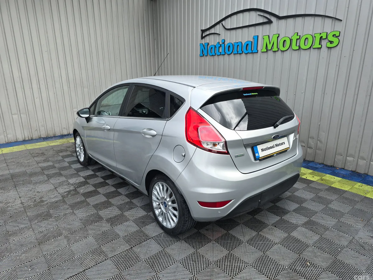 Ford Fiesta Hatchback, Petrol, 2014, Silver