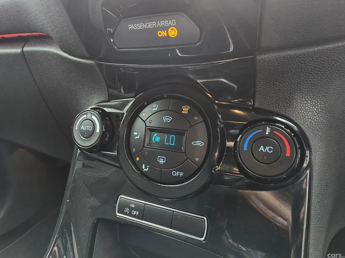 Ford Fiesta Hatchback, Petrol, 2014, Silver