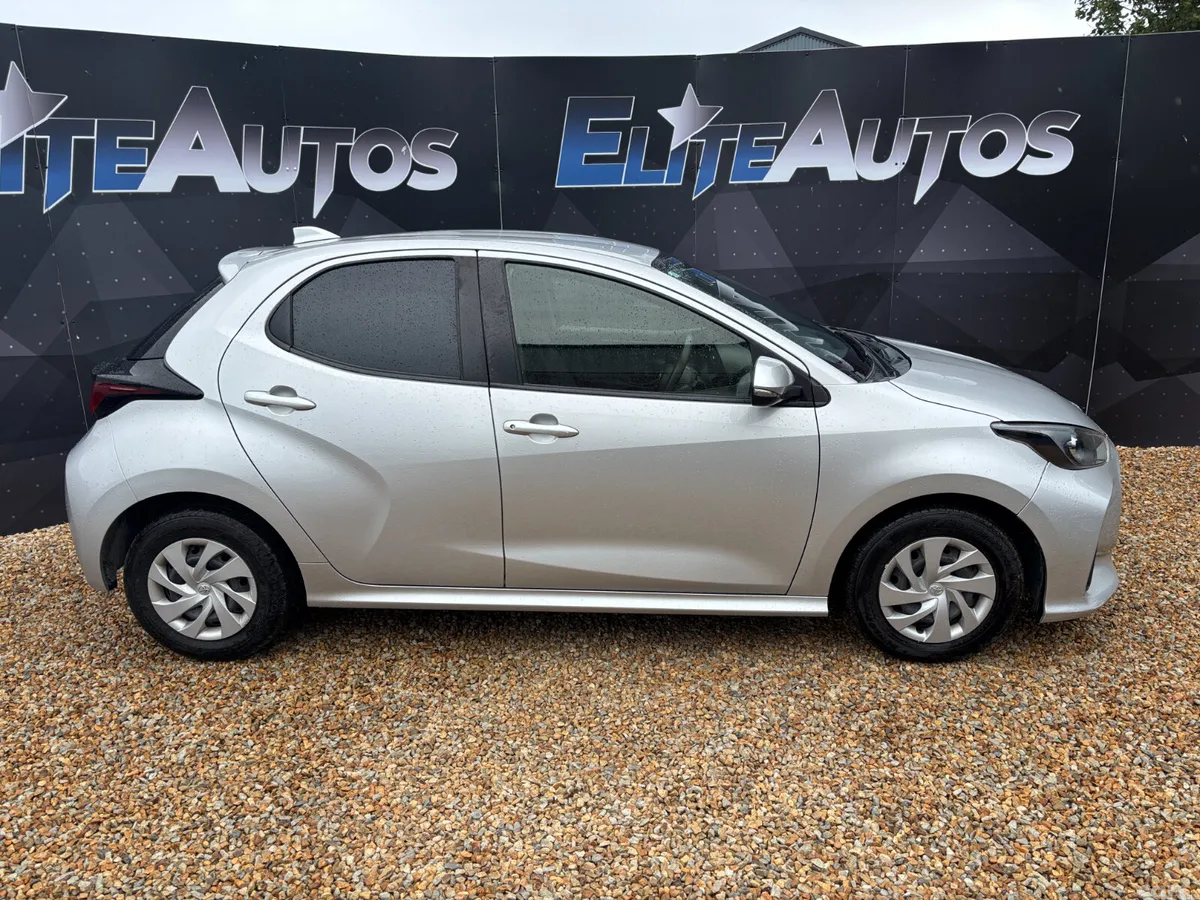 Toyota Yaris Hatchback, Petrol, 2022, Silver