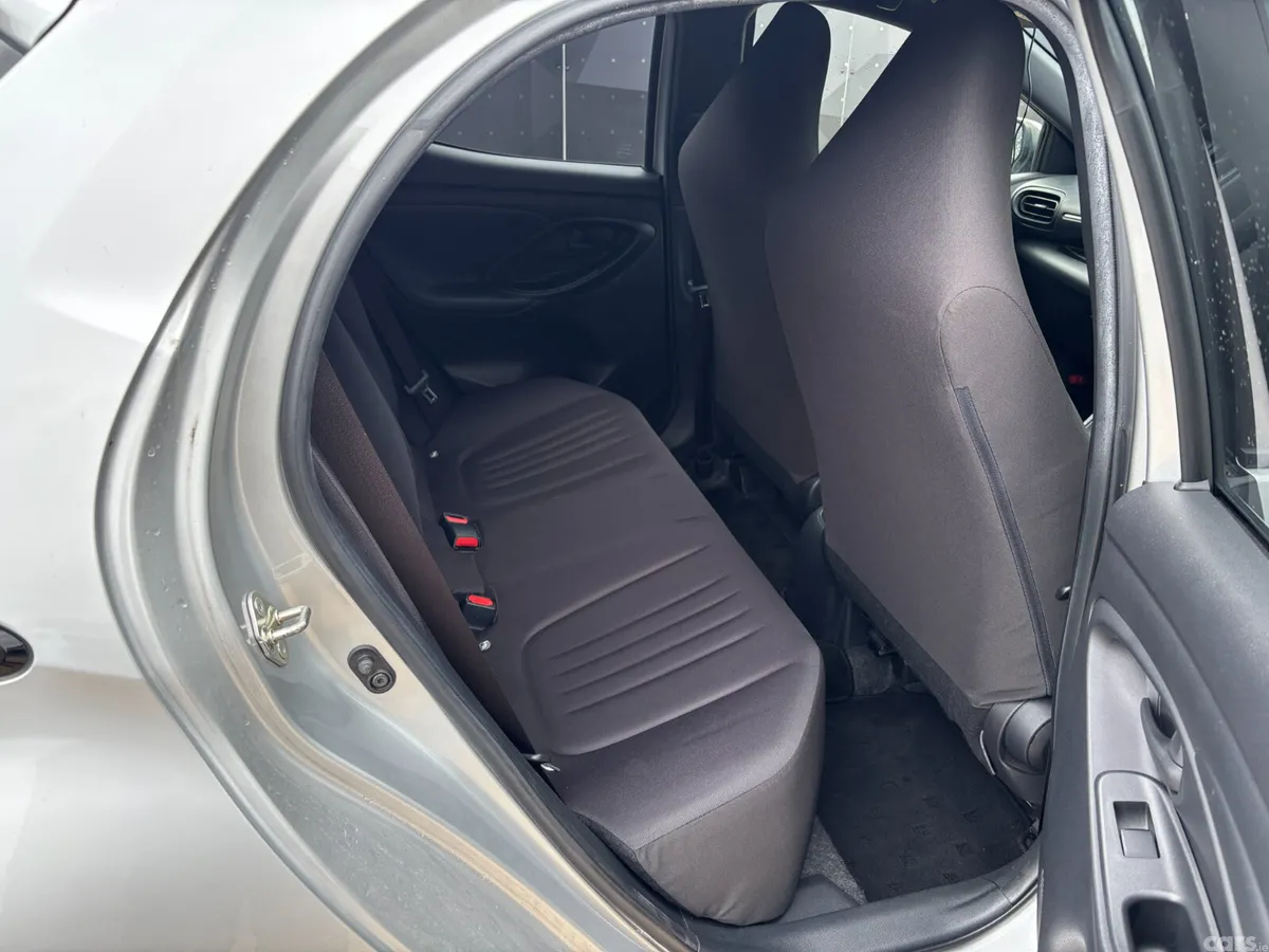 Toyota Yaris Hatchback, Petrol, 2022, Silver