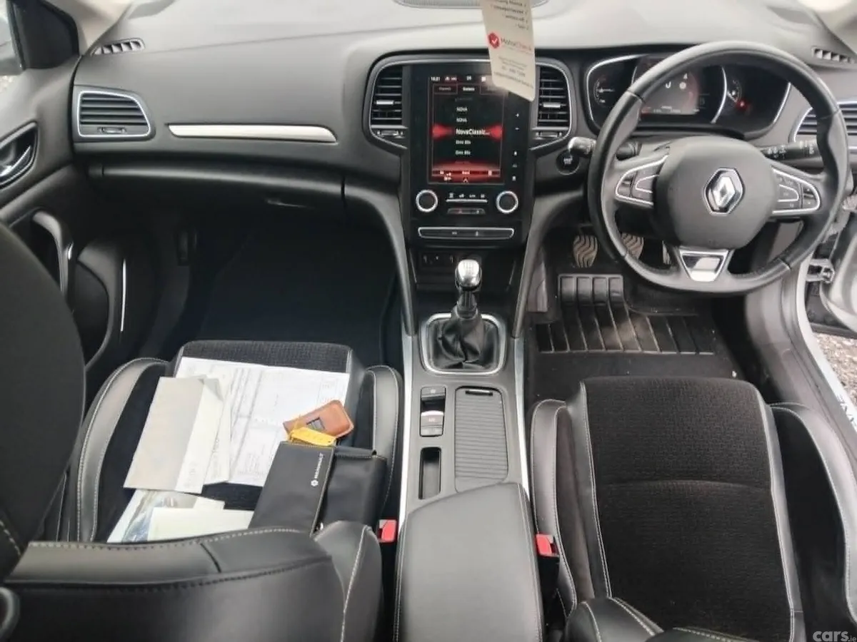 Renault Megane Hatchback, Diesel, 2016, Silver