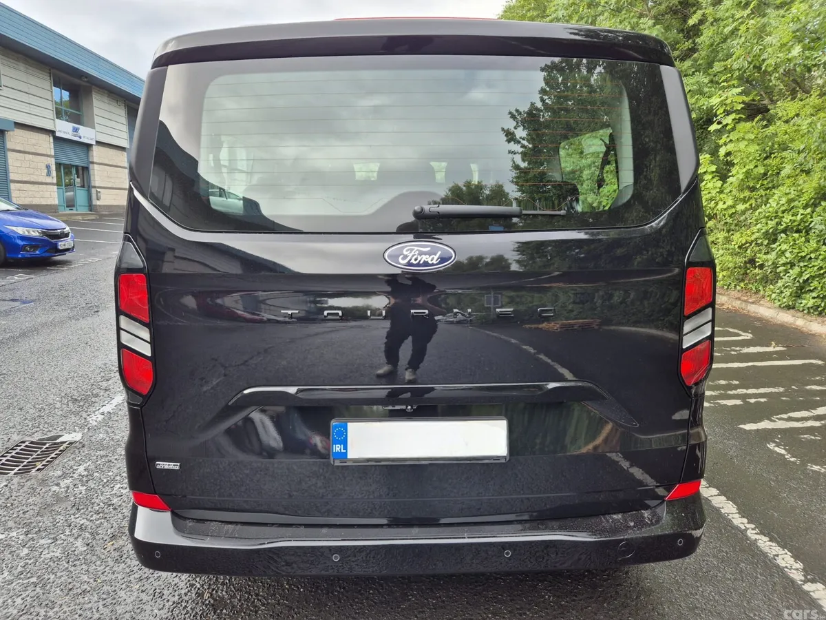 Ford Tourneo Custom Van, Petrol Plug-in Hybrid, 2026, Black