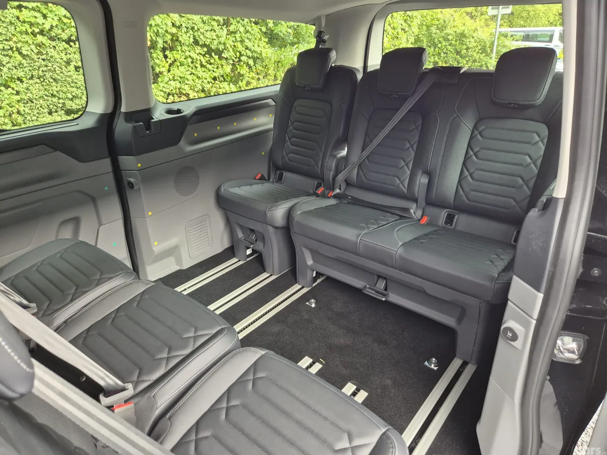 Ford Tourneo Custom Van, Petrol Plug-in Hybrid, 2026, Black