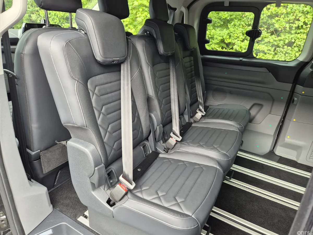 Ford Tourneo Custom Van, Petrol Plug-in Hybrid, 2026, Black