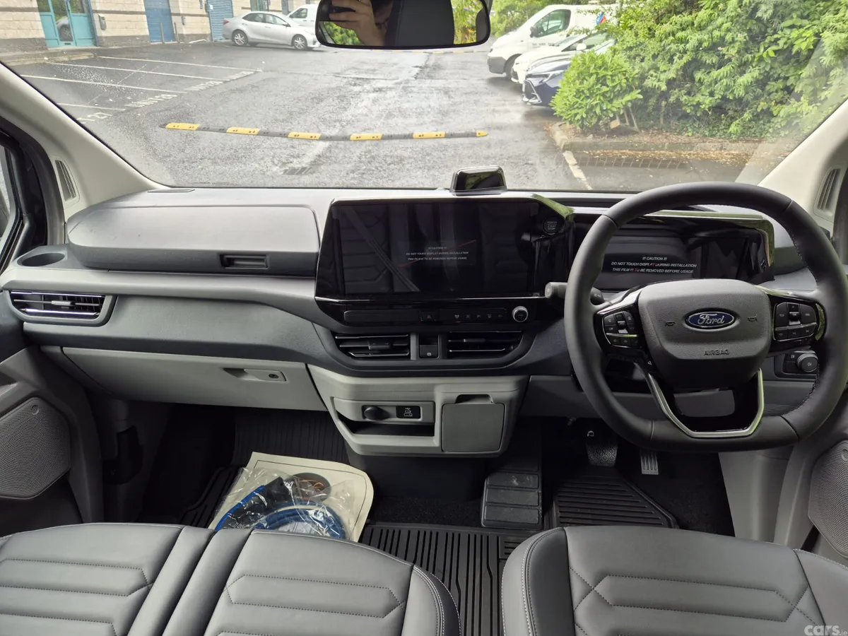 Ford Tourneo Custom Van, Petrol Plug-in Hybrid, 2026, Black